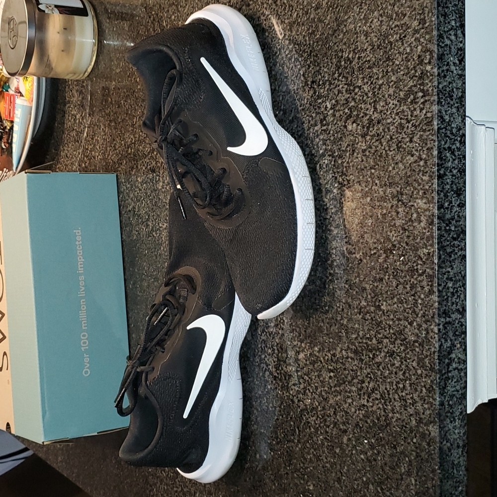 Nike Flex Sneakers
